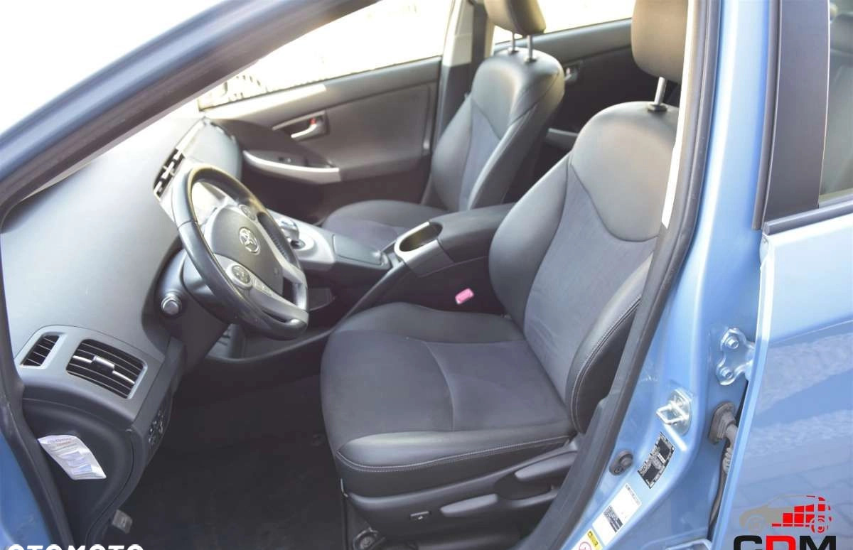 Toyota Prius cena 55900 przebieg: 219501, rok produkcji 2013 z Góra małe 436